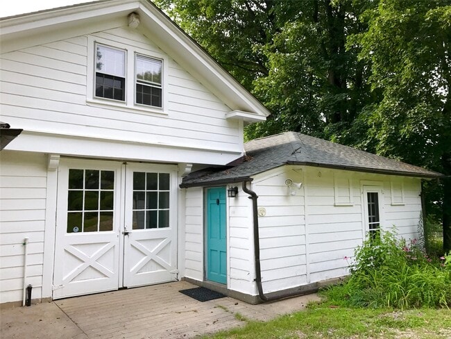 Building Photo - 209 1/2 Wilson Park Dr