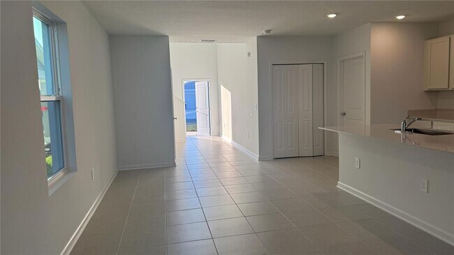 Building Photo - 2217 Rock Dr