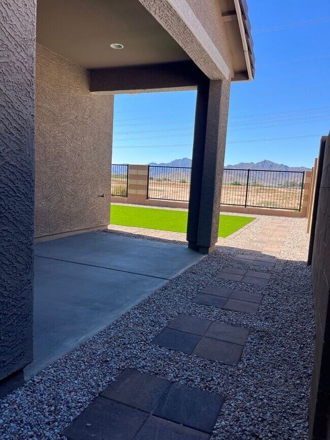 Building Photo - Alamar Subdivision 5 Bedroom Home For RENT!