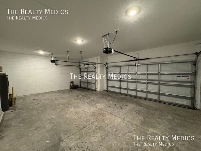 Building Photo - 1537 Meadowlark Dr