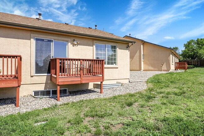Building Photo - $2,250.00, 4 bed, 3 bath located in Colora...