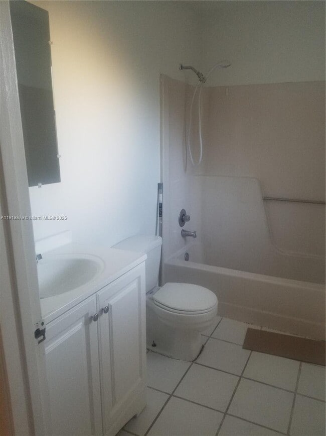 Building Photo - 15 Crossings Cir