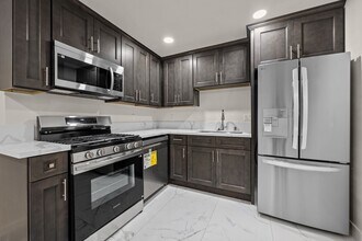 Building Photo - Brand new!