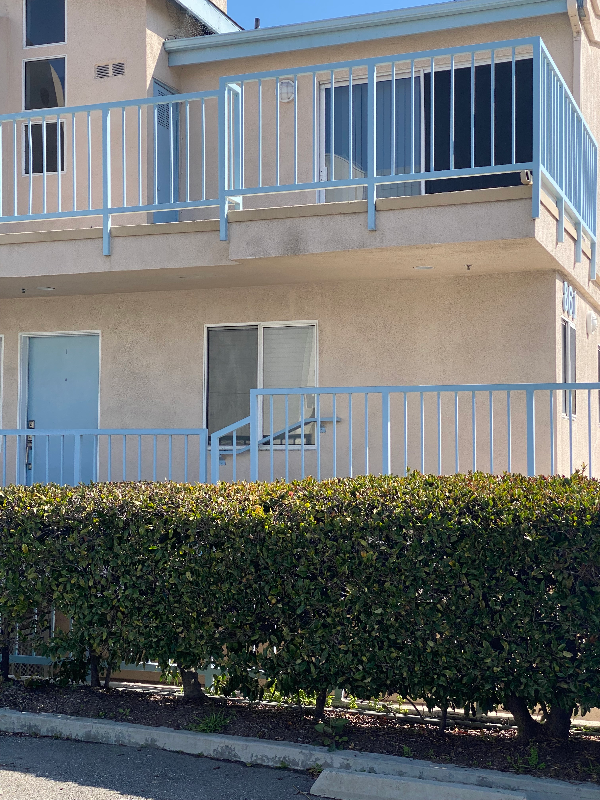 Building Photo - 861 Manhattan Beach Blvd