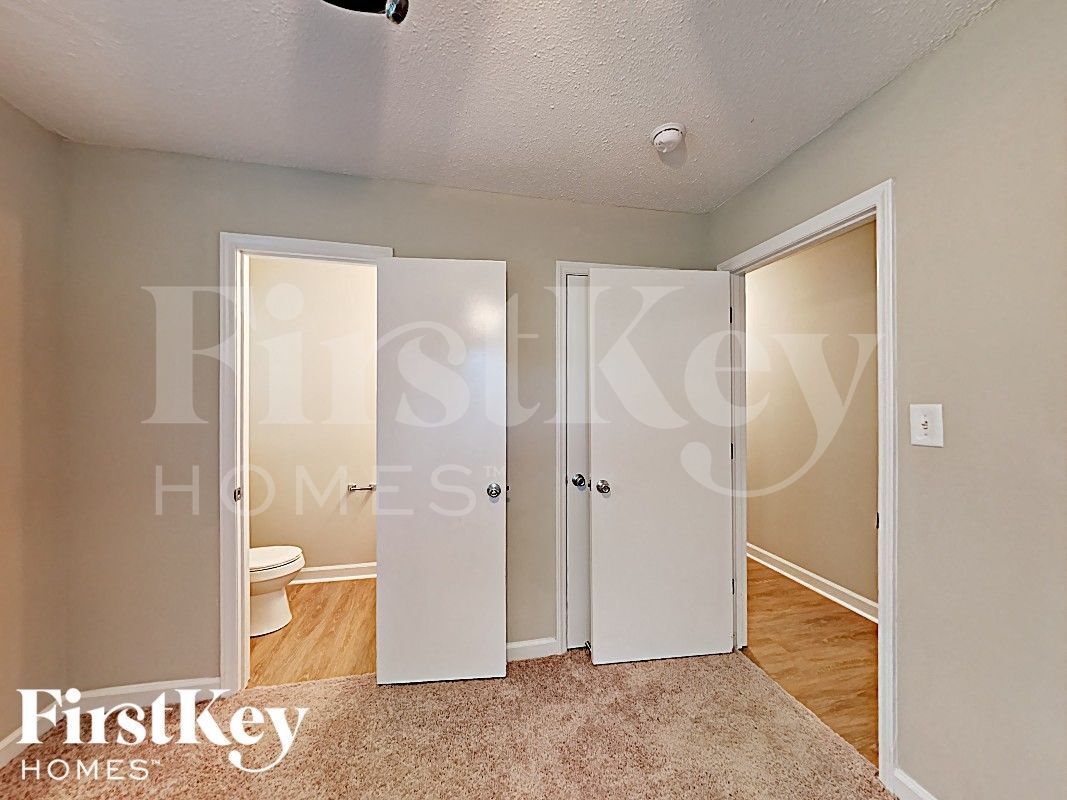 Building Photo - 6107 Rockwell Dr