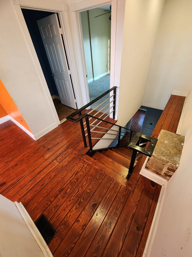 Building Photo - 444 E Fort Ave