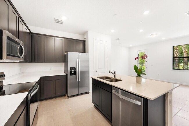 Building Photo - 4315 Efendi Dr