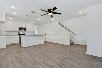 Building Photo - 103 E Bond St