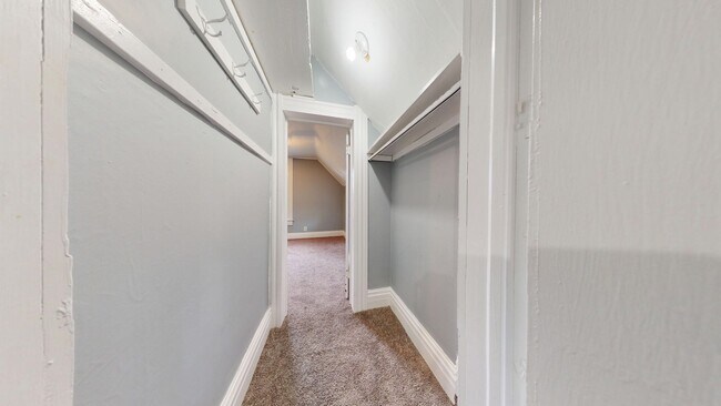 Building Photo - 2 bedroom in Shelby School District!