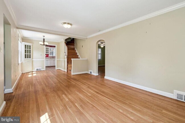 Building Photo - 5203 Elsmere Ave