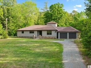 Building Photo - 2510 Lov Flo Station Rd