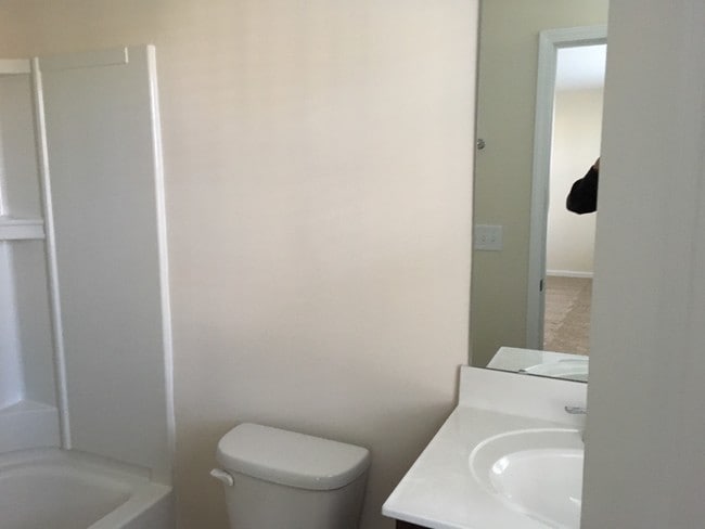 Building Photo - 1444 Salem Creek Dr