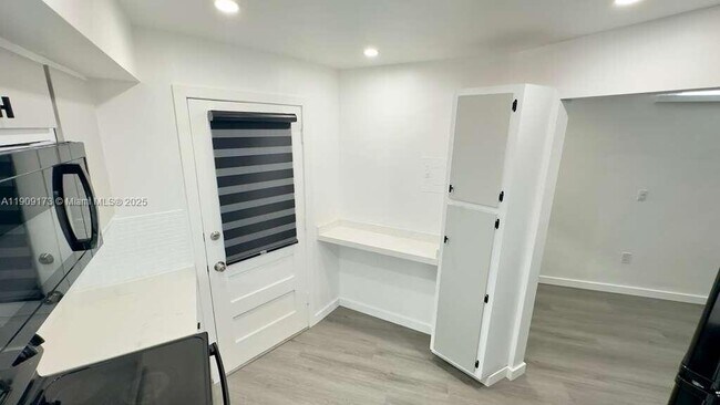 Building Photo - 1475 NE 125th Terrace