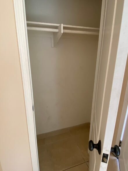 Building Photo - 171 E Renette Ave