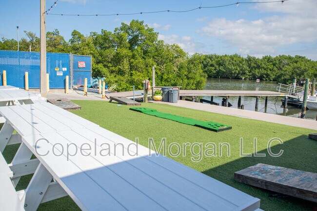 Building Photo - 1000 Cove Cay Dr