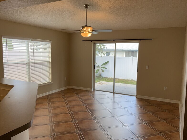 Building Photo - 1220 Dragon Head Dr