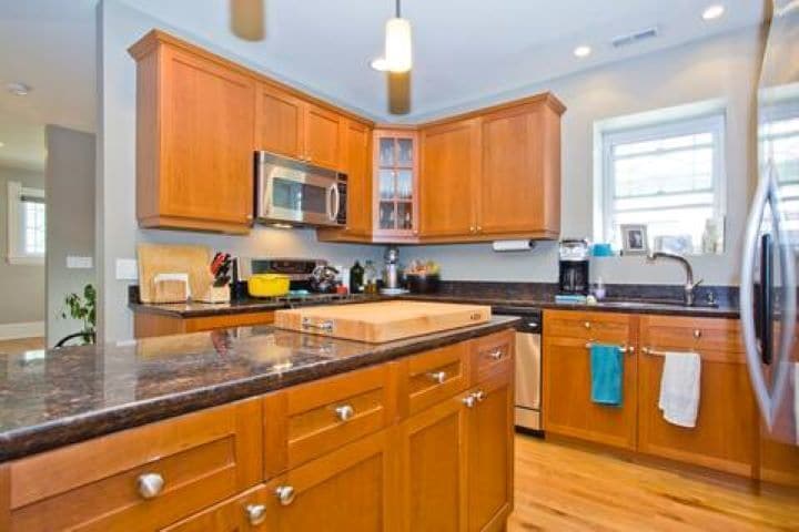 Dual oven and gas range - 1156 N Logan St