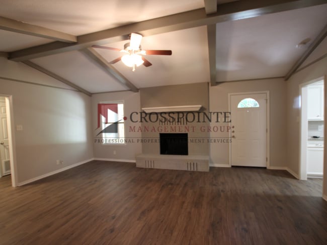 Building Photo - Charming 3 Bedroom in Whitehouse!