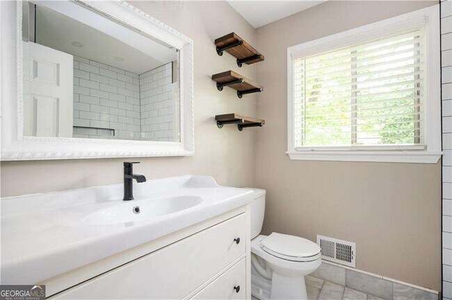 Building Photo - 3850 Beya Way
