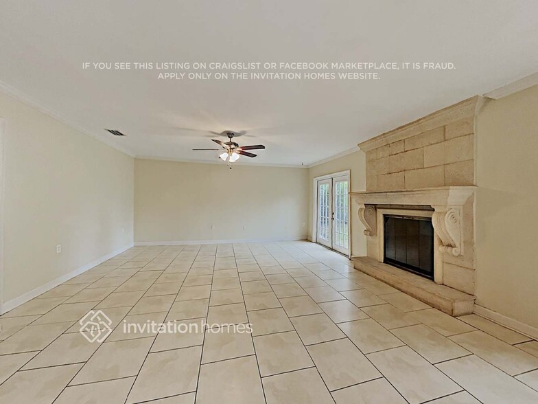 Building Photo - 2219 25th Ave W