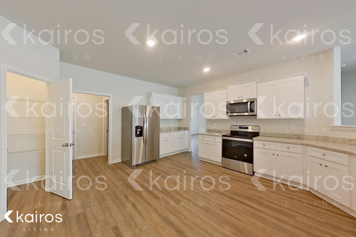 Building Photo - 3452 Bridgewood Dr