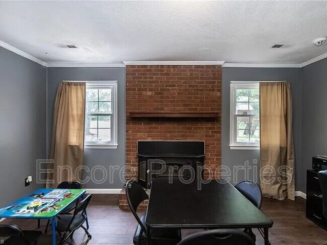 Building Photo - 2141 Stonehaven Rd