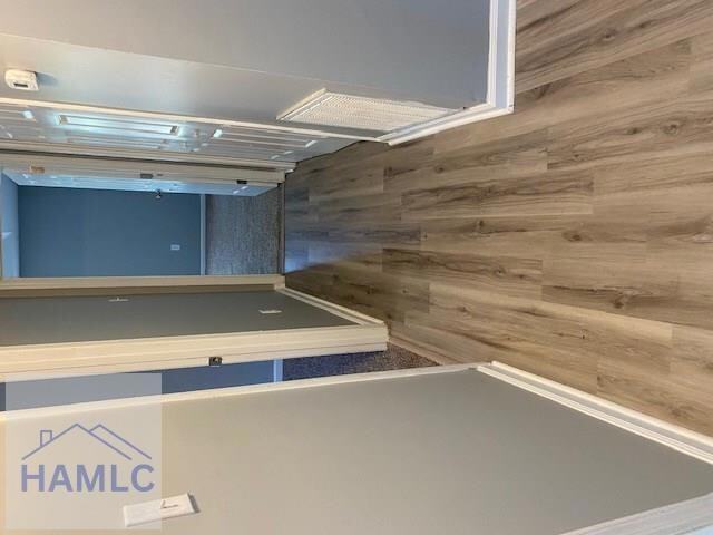 Building Photo - 300 Robinson Loop