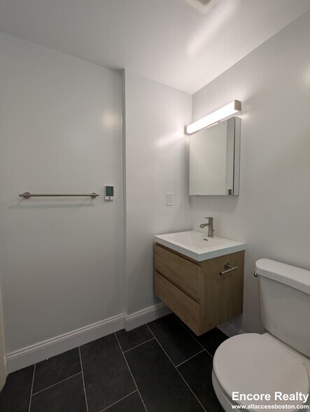 Building Photo - 32 Queensberry St