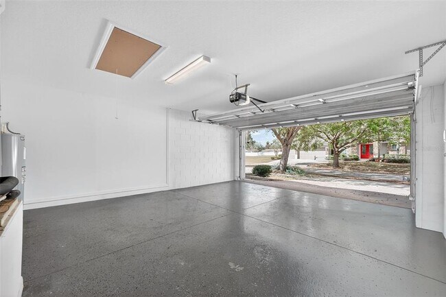 Building Photo - 3043 Lake Jean Dr