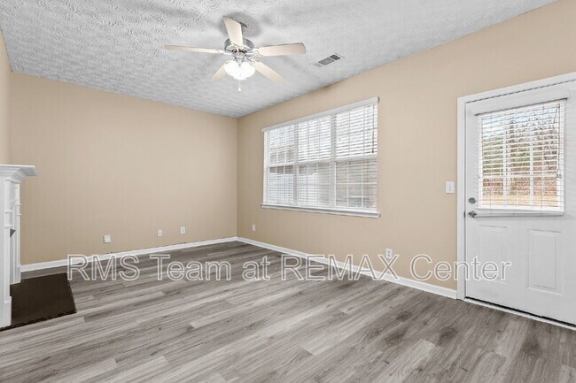 Building Photo - 4932 Vireo Dr