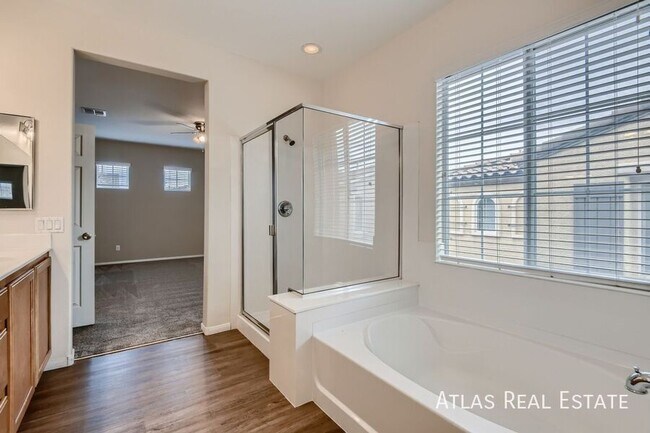 Building Photo - 9826 Mandrake Falls St