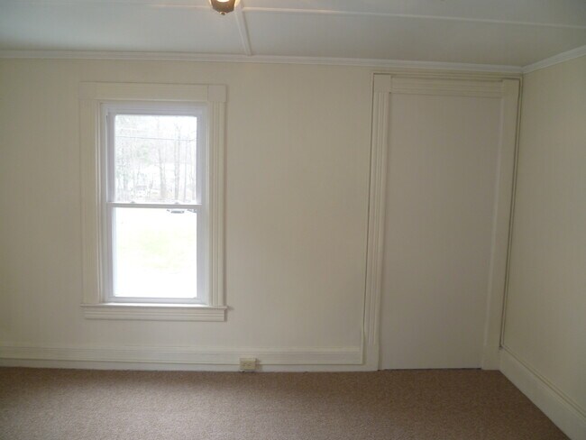 Building Photo - 174 S Branch St