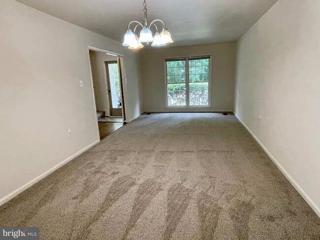 Primary Photo - 5847 Rockdale Ct