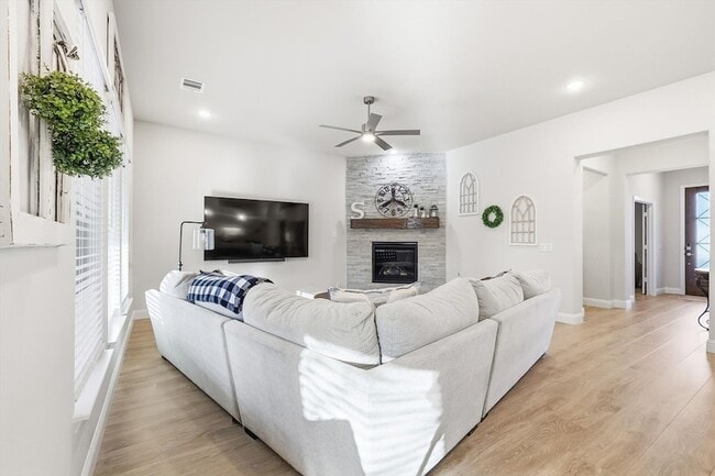 Building Photo - 1125 Cardinal Dr