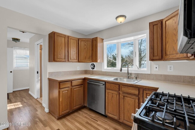 Building Photo - 7 Klein St