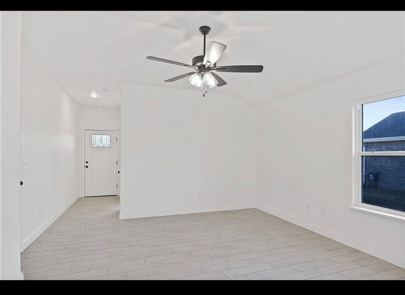 Building Photo - 1512 Lowery St
