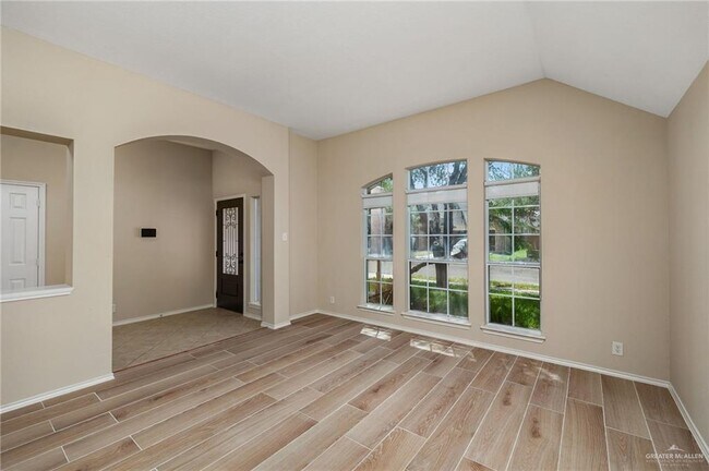 Building Photo - 3007 San Rafael St