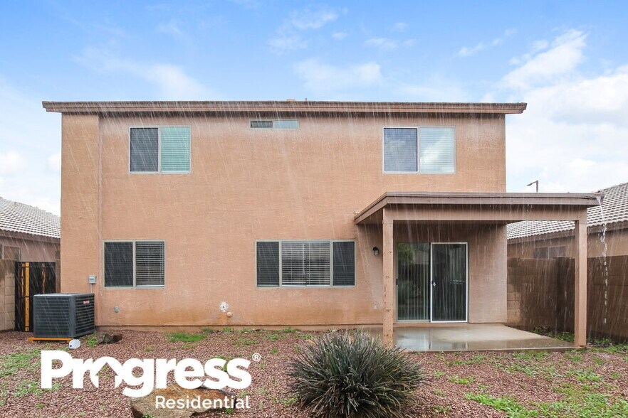Building Photo - 13821 W Keim Dr