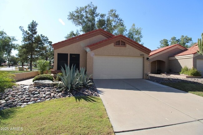 Primary Photo - 602 N Cobblestone St