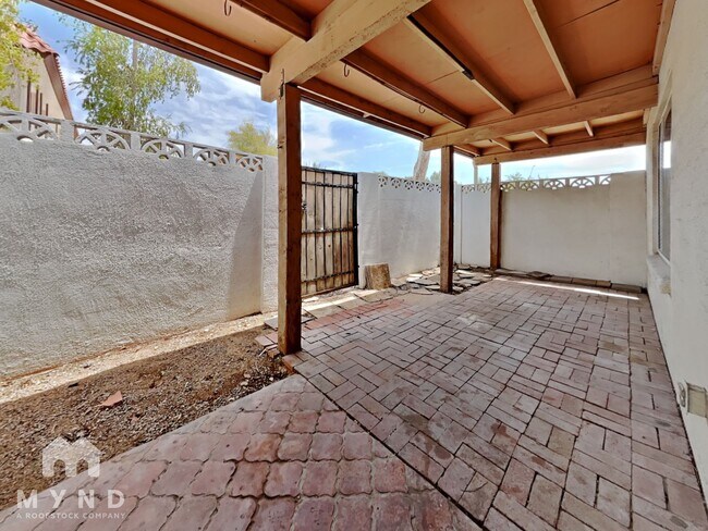 Building Photo - 821 Joan D Arc Ave