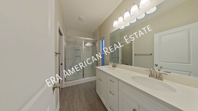 Building Photo - 2 Arabelle Cv