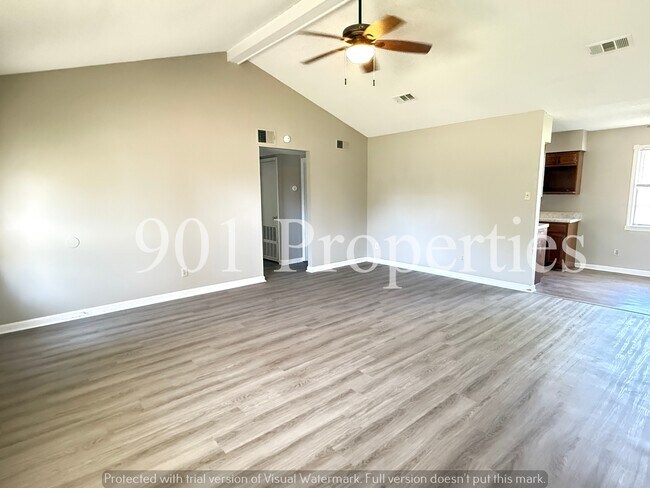 Building Photo - 383 Colonial Dr