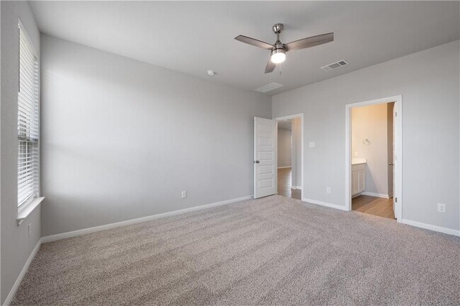 Building Photo - 100 Drifter Ln