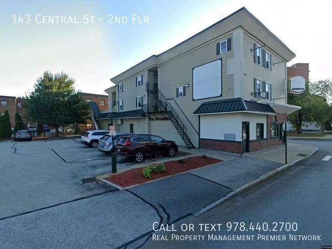 Building Photo - 143 Central St
