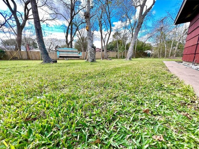 Building Photo - 1735 S Park