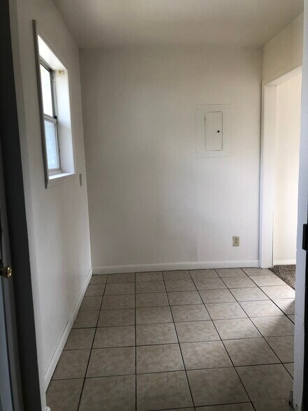 Building Photo - 4375 Catalina Ave