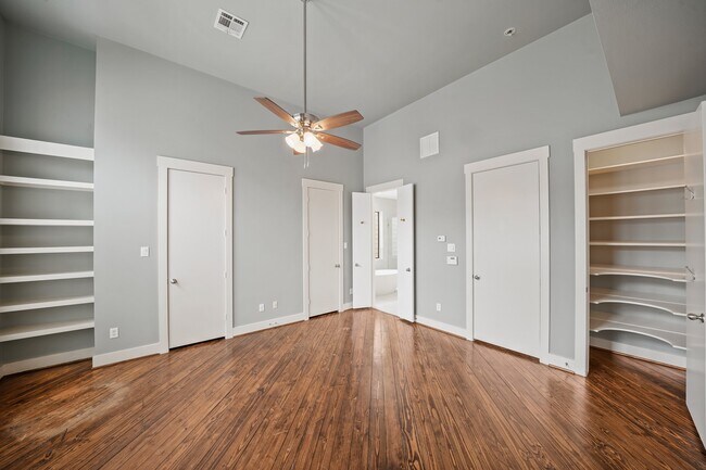 Building Photo - 1813 Dart St