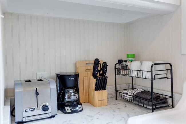 Building Photo - 916 Howard St