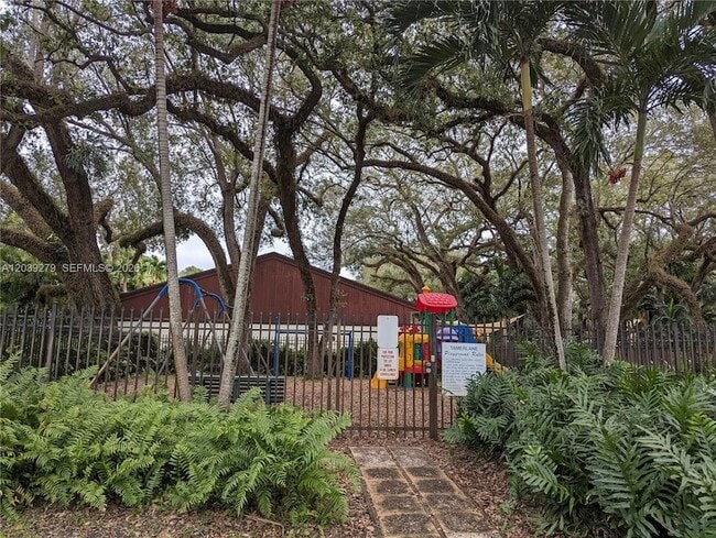 Building Photo - 3446 Oak Dr