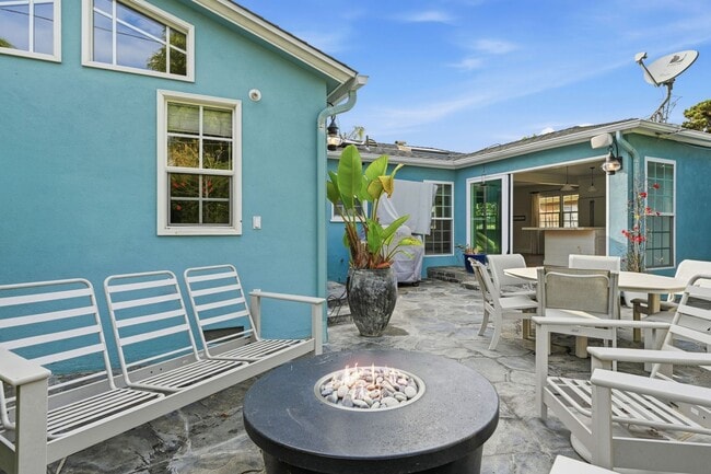 Building Photo - MISSION BAY 4-BED/3-BATH - 3 MIN WALK TO BAY